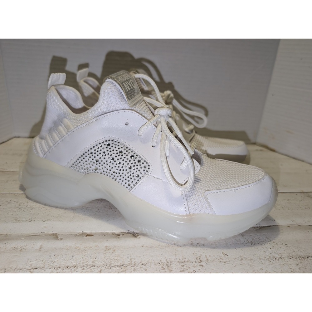 NWOB Steve Madden Women's Maxima Sneaker Size 9 White Rhinestone Embellished